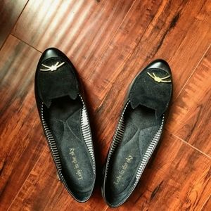 Women's black cat flats